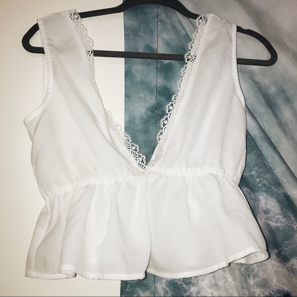 ✰ Low Cut Top ✰